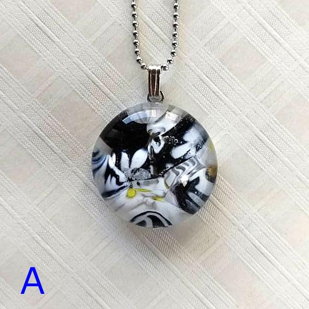 【ベネチアンガラス】モノトーンマーブルペンダント・色柄選択可 | 3枚目