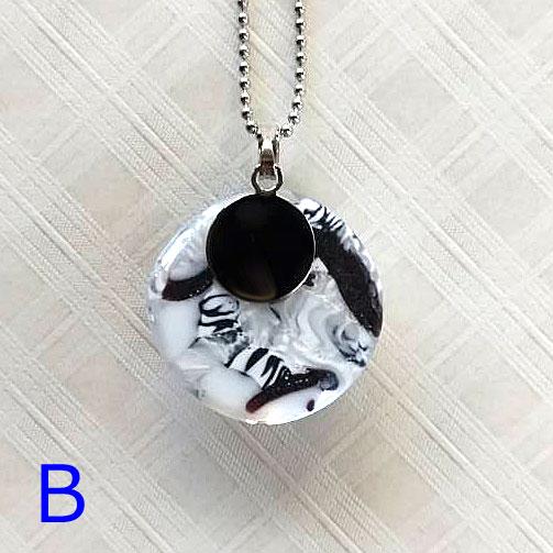 【ベネチアンガラス】モノトーンマーブルペンダント・色柄選択可 | 6枚目