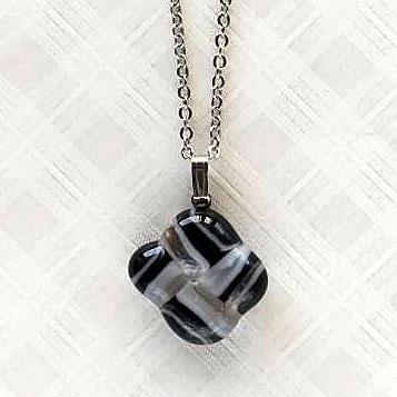 【ベネチアンガラス】モノトーンペンダント・一点物 | 2枚目