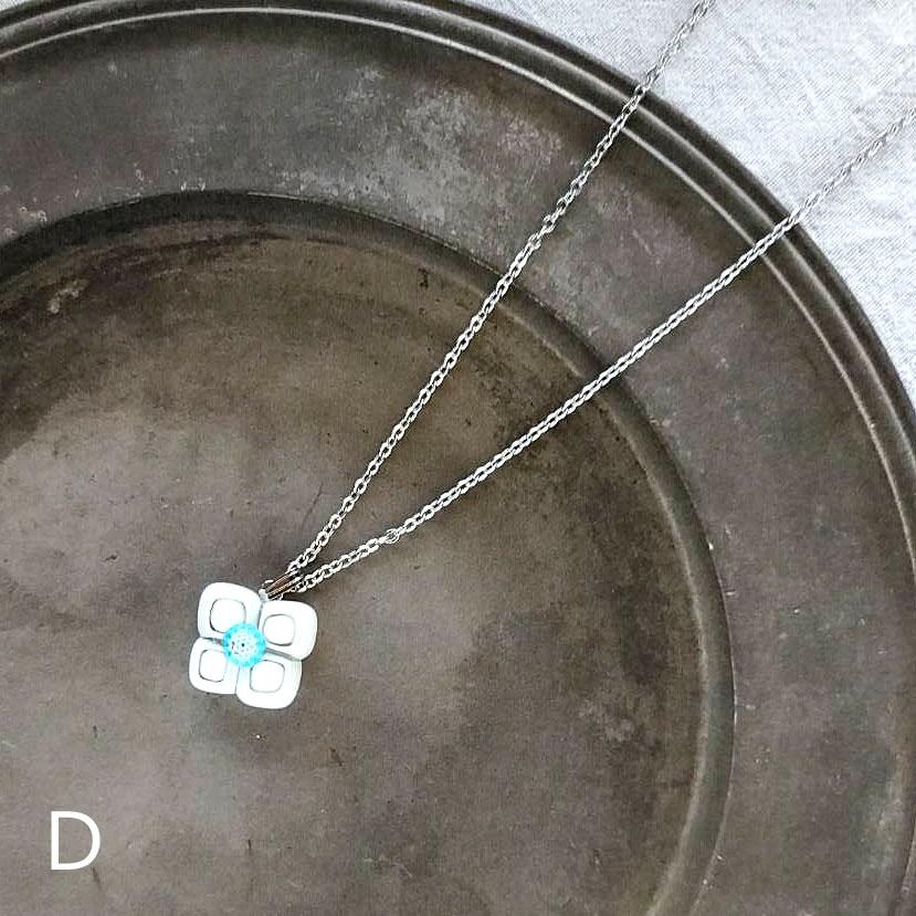 【ベネチアンガラス】ホワイトフラワーペンダント・色選択可 | 4枚目