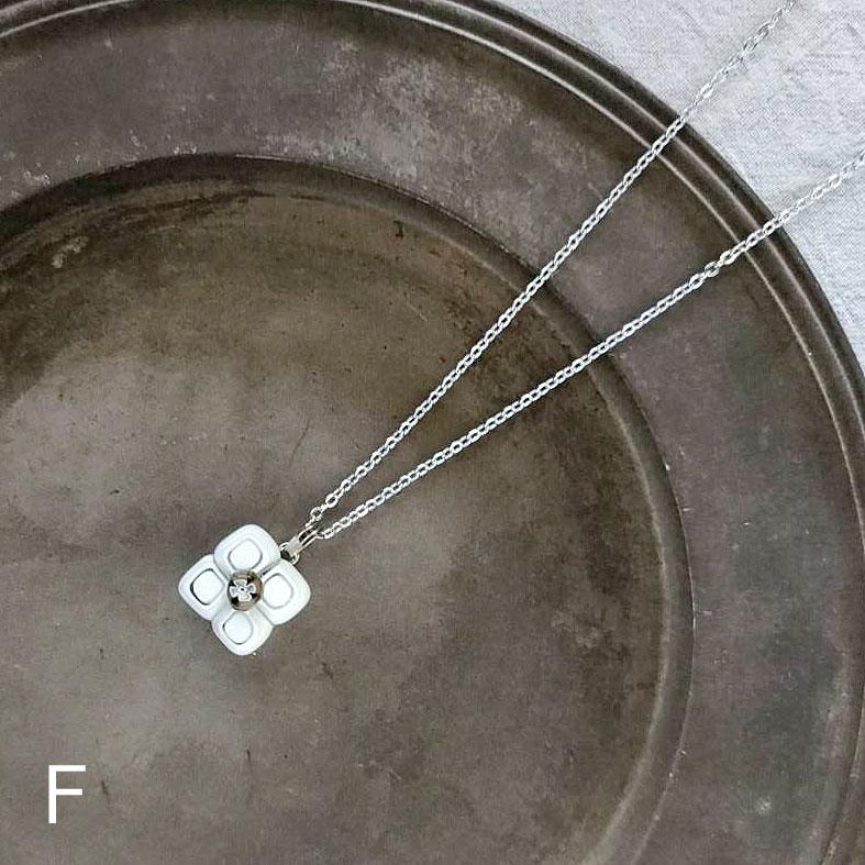 【ベネチアンガラス】ホワイトフラワーペンダント・色選択可 | 6枚目